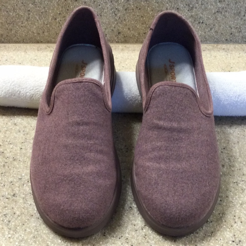 NIB- Jambu Mauve Loon Wool Slip on. Size 8M.
